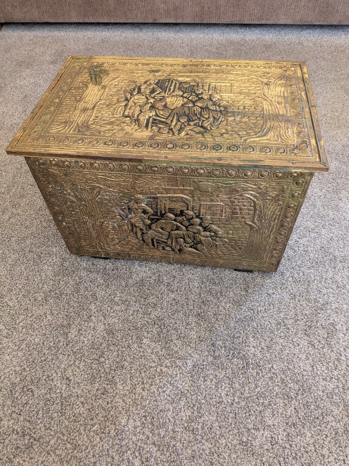 Vintage Embossed Brass & Wood Storage Chest Trunk Dutch Tavern Scene Blanket Box