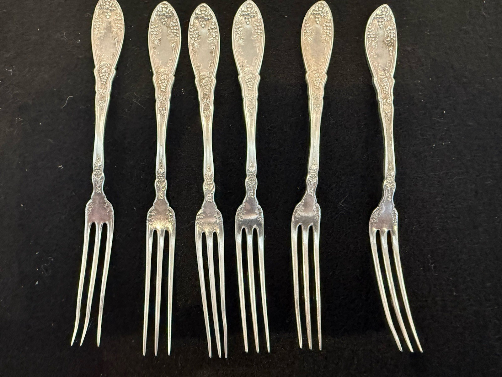 Set of 6 1881 ROGERS A1 SILVERPLATE Rogers “La Concorde” Cocktail Fork 6.25”