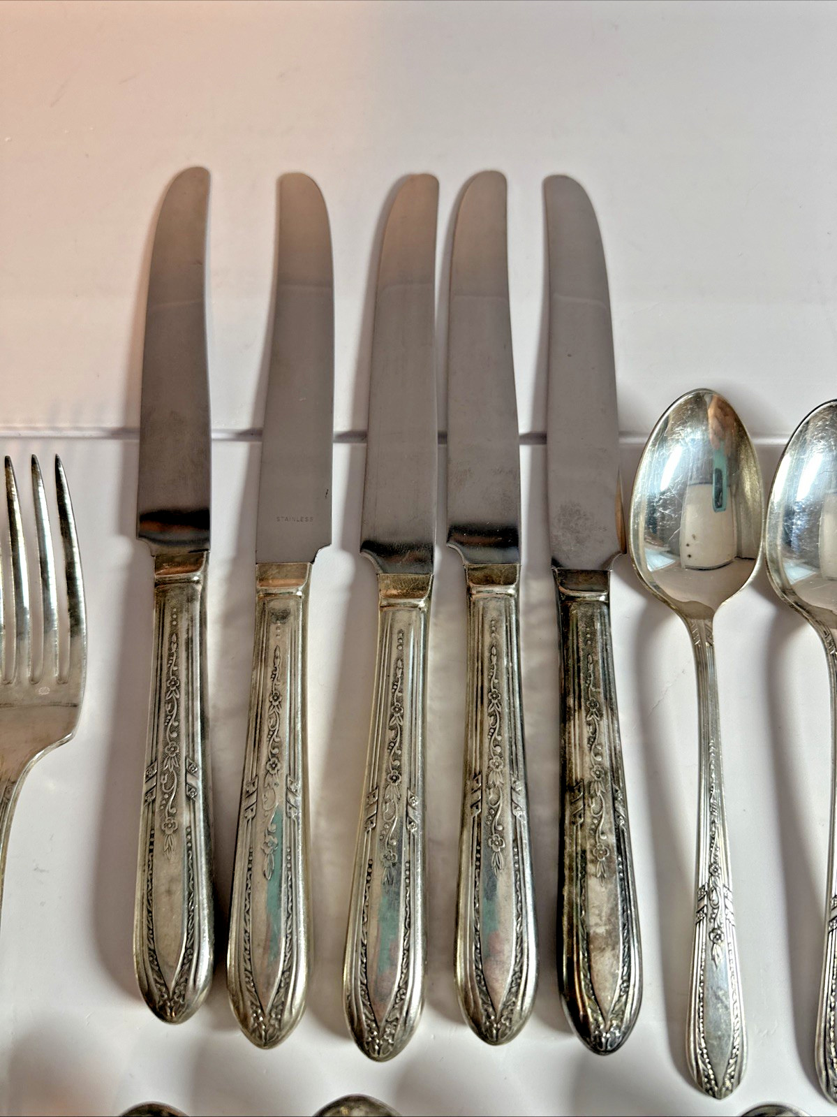 WM ROGERS MFG. CO ORIGINAL ROGERS IS Silverplate Flatware 20 Pc Set LYRIC 1939
