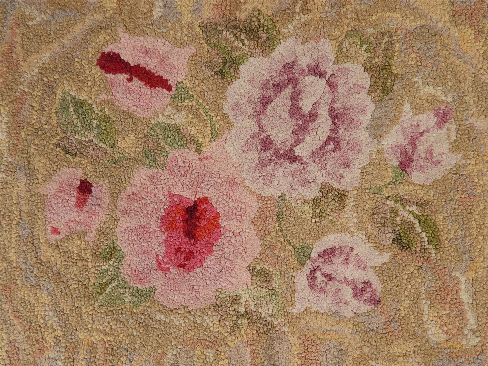 Antique Early 20thC. Country Primitive Floral Folk Art Hooked Rug – 36″x24″