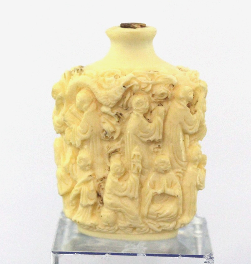 Vintage Chinese Resin Snuff bottle ~CORKED without Lid, Deep Relief very nice