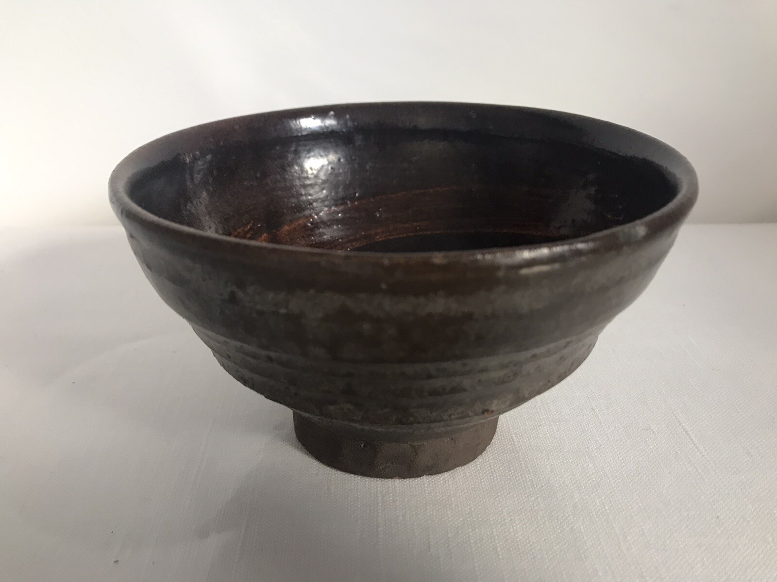A Japanese early to mid Edo period Karatsu ware Tea Bowl – 13.9 cm Wide