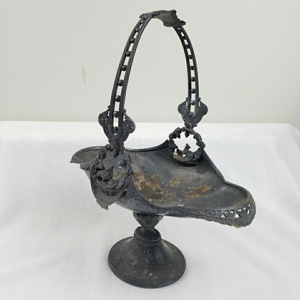 middletown plate company quadruple plated Birdie Basket metal 1767
