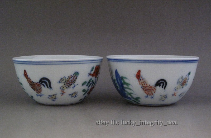 Beautiful Chinese Dou-cai Chicken Porcelain Teacups Pair