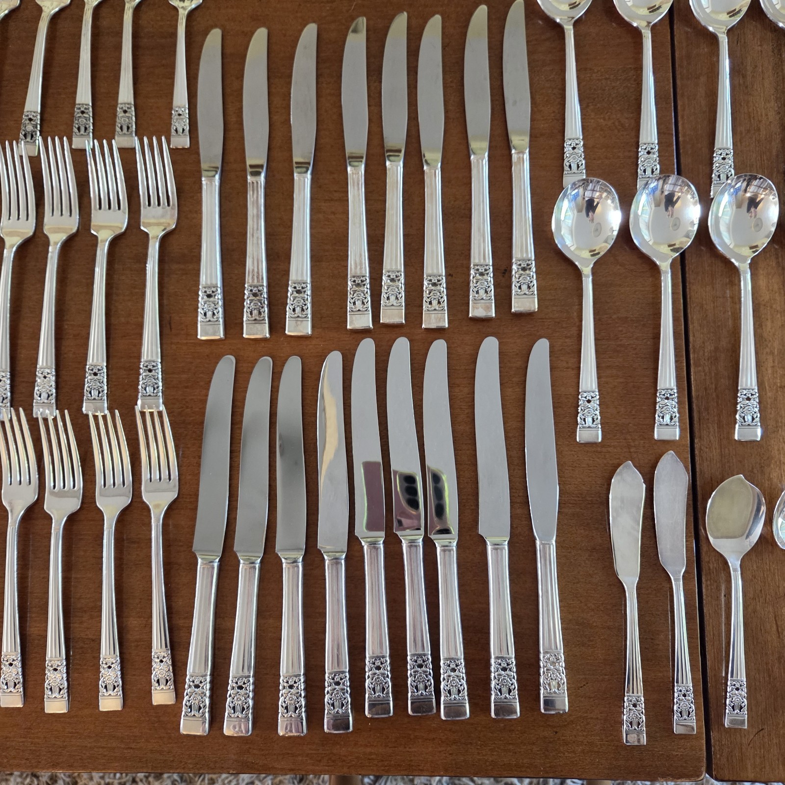 Oneida 1936 Coronation Community Silverware Utensils Flatware Set of 119 pcs