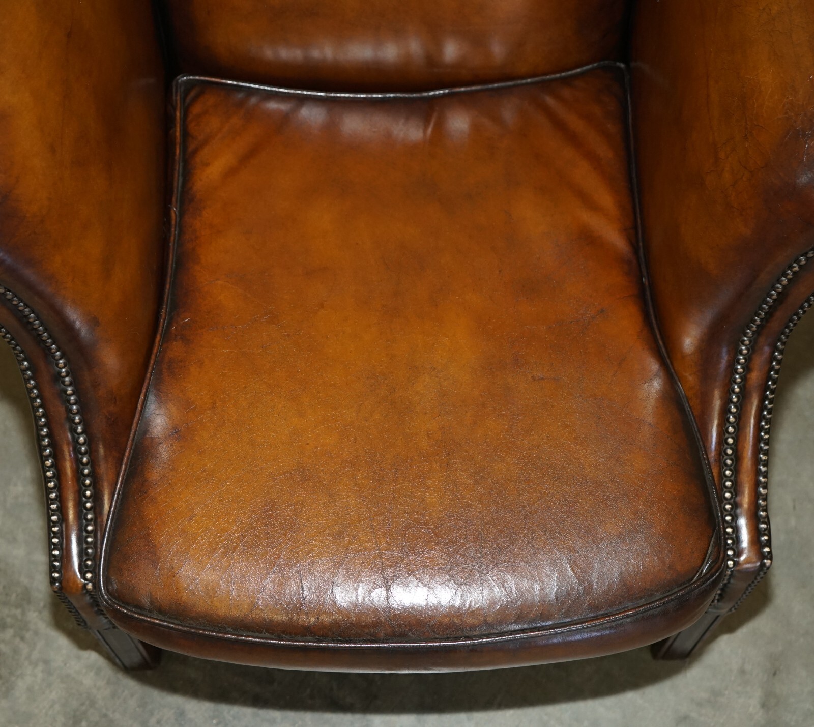 FINE ANTIQUE REGENCY HUMPBACK STYLE RESTORED BROWN LEATHER SOFA ARMCHAIR SUITE