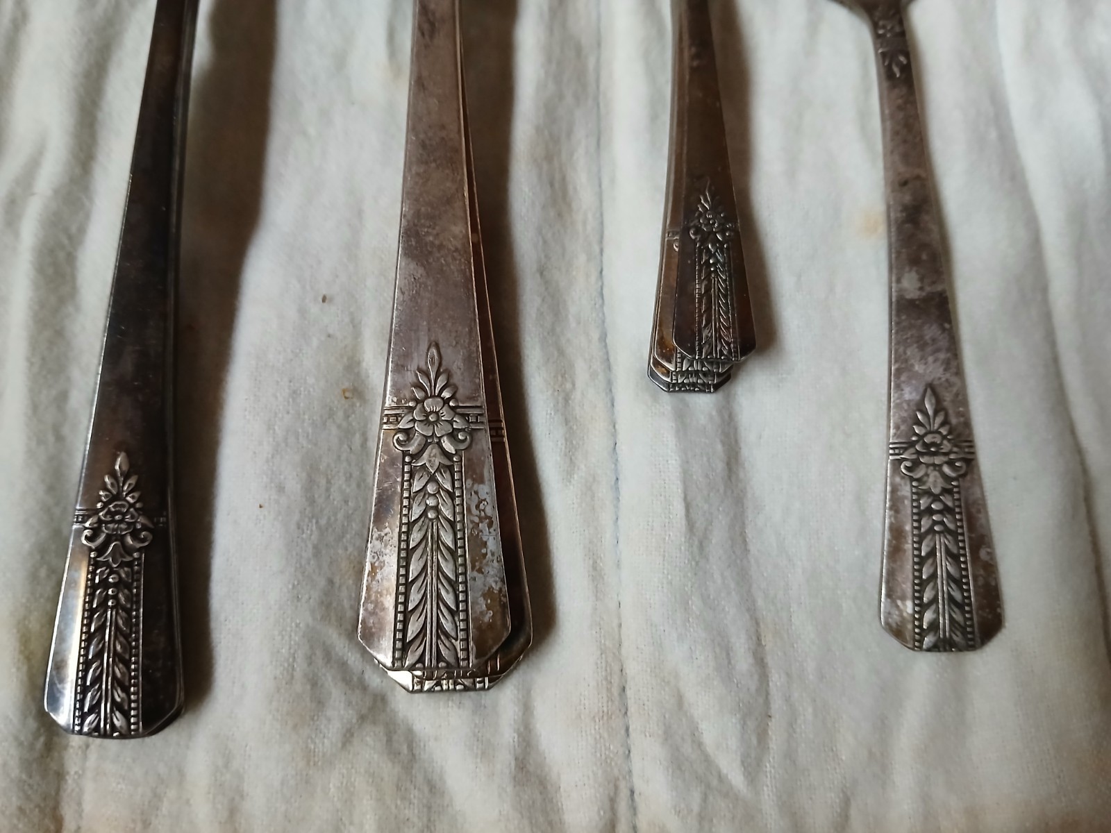 Vernon Silverplate Flatware Mixed Lot Roll-Up Case Storage Set