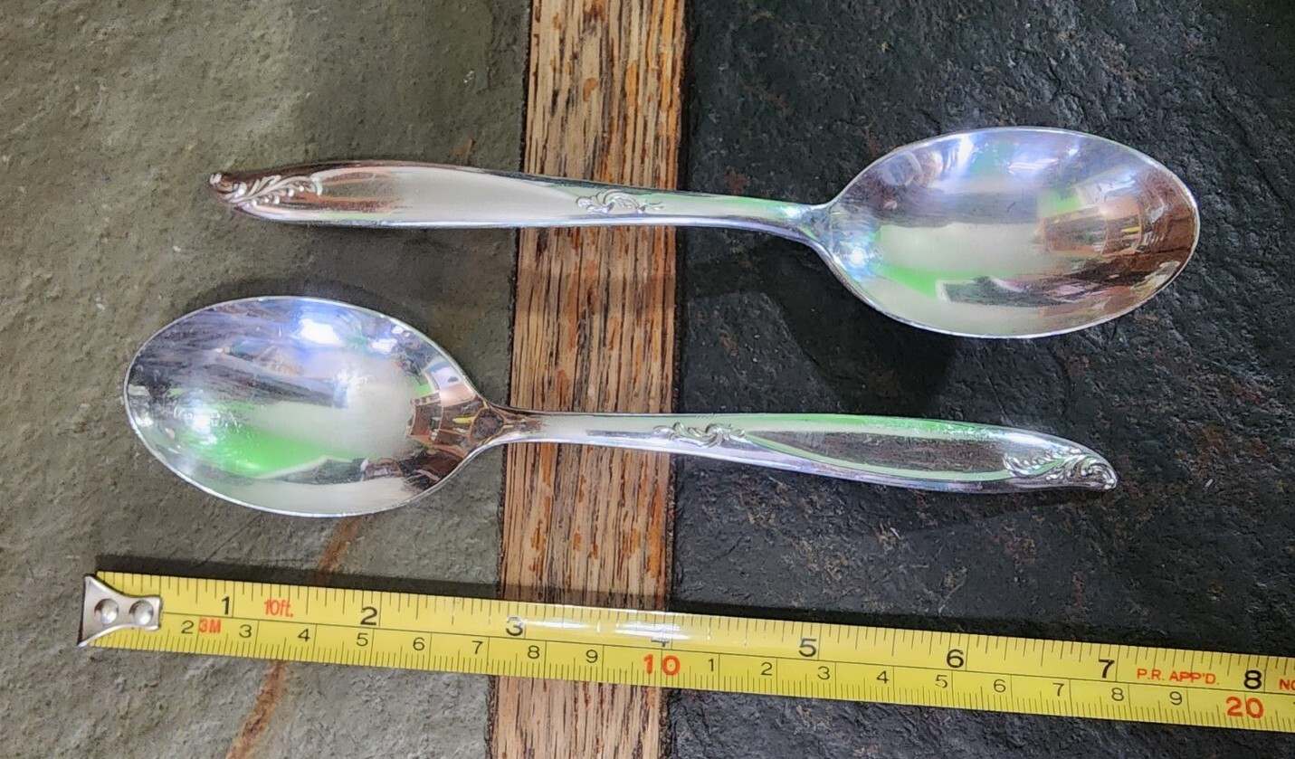 ✅ LOT OF 2 MID CENTURY c1958 WOODSONG SILVERPLATED PLACE/ OVAL SOUP🥣 SPOONS