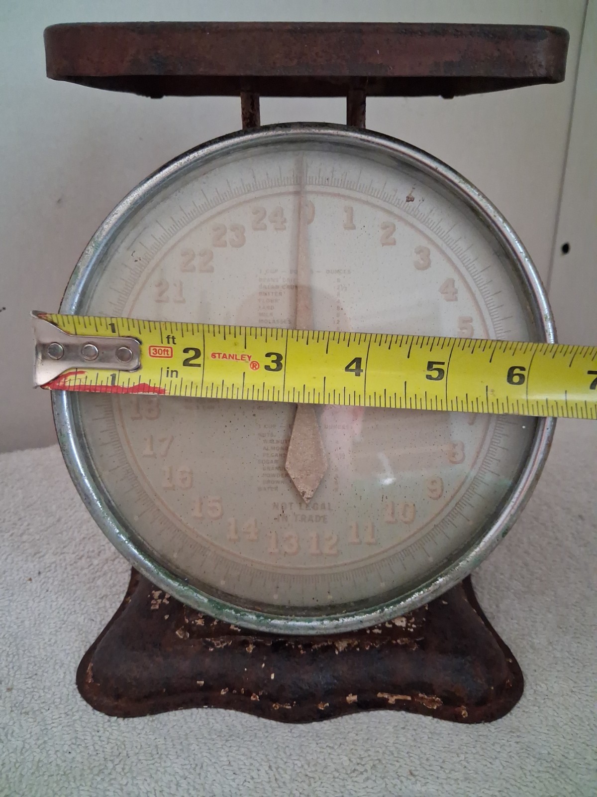 Vintage Kitchen Scale for the Worlds People Chicago Illinois 25 lb Conversions