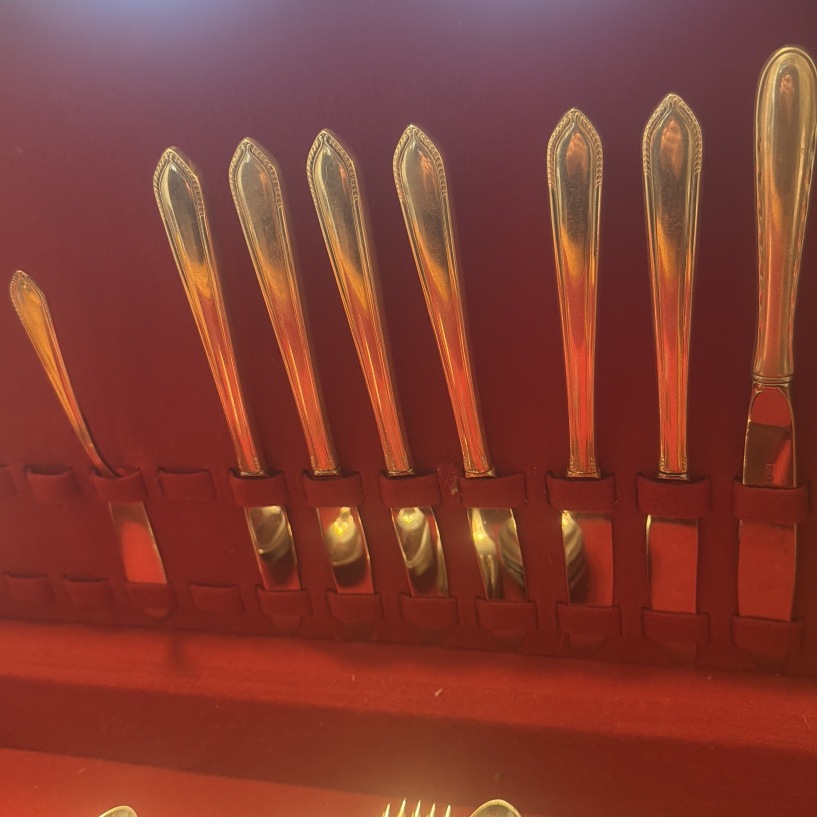 Vintage WM Rogers & Son IS Silverplate Silverware Set 34 Pieces