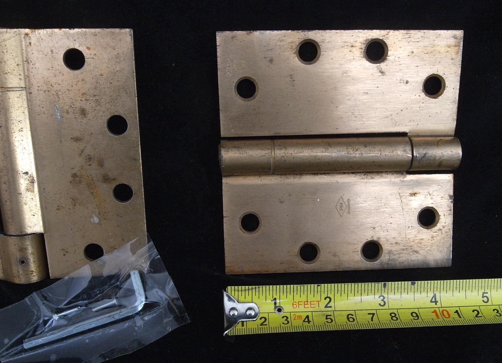 2 STANLEY COMMERCIAL GRADE SELF CLOSING 2060 BRONZE COATED 4 1/2″ HINGES N.O.S.