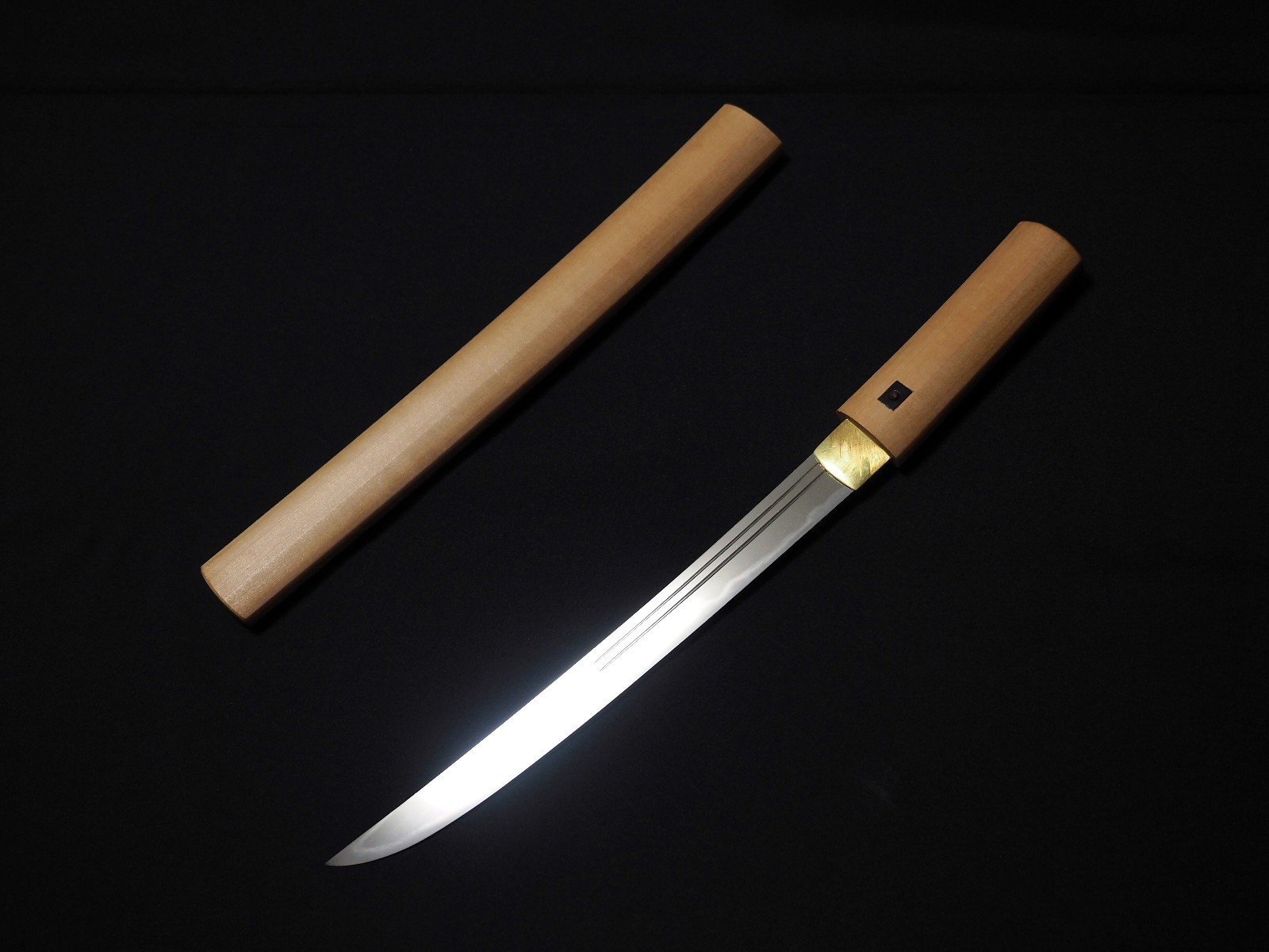 Tanto Wakizashi 越前国住康継 (Echizen no kuni ju Yasutsugu) First Edo period 慶長(1596〜)