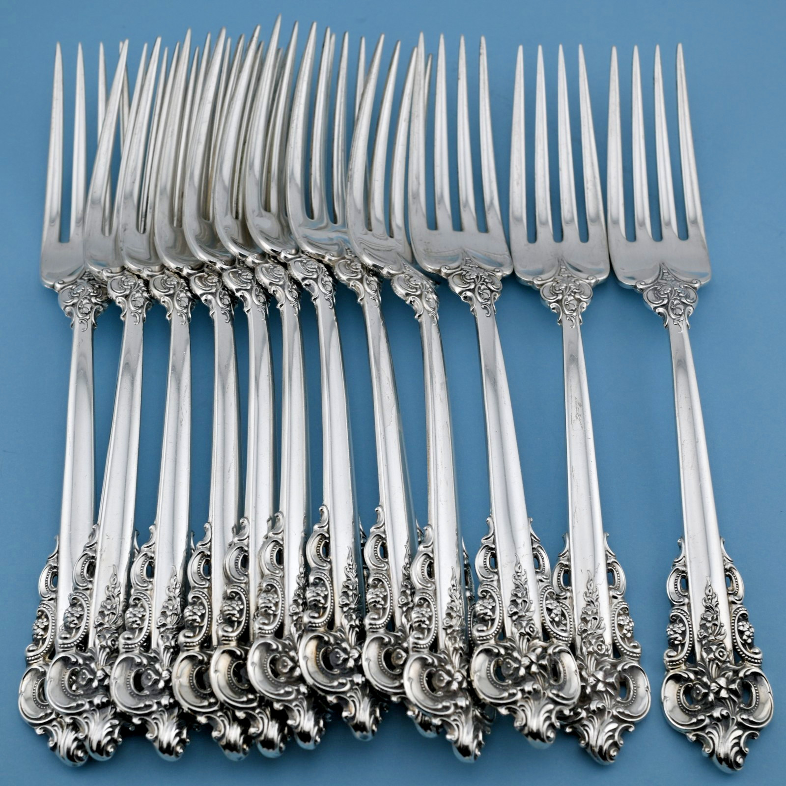 12 Sterling Silver Wallace Grande Baroque 8″ Dinner Size Forks 31.80 ozt ~NoMono