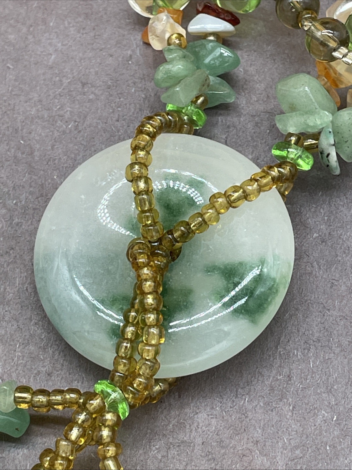 BEAUTIFUL Chinese Inspired Multi Colored Jade Colored Necklace Mint Condition!