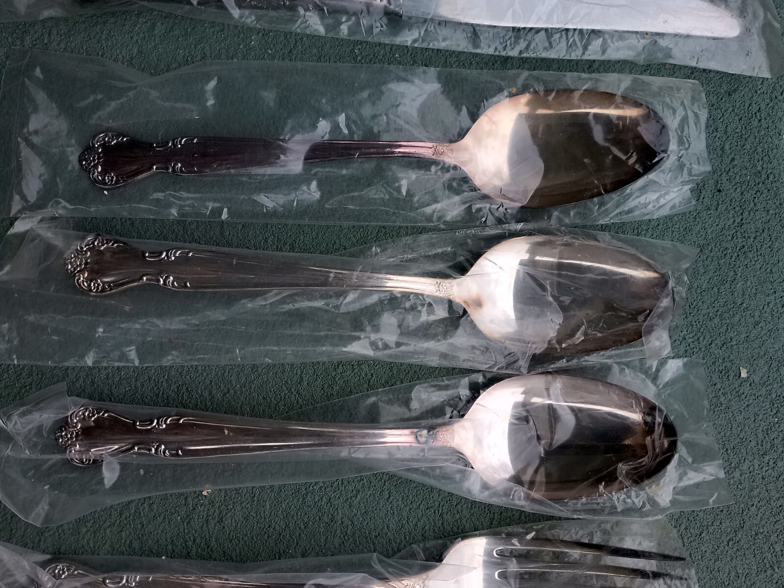 15 Pc 1952 Rogers & Bros Reinforced Plate IS Daybreak Elegant Lady flatware NEW