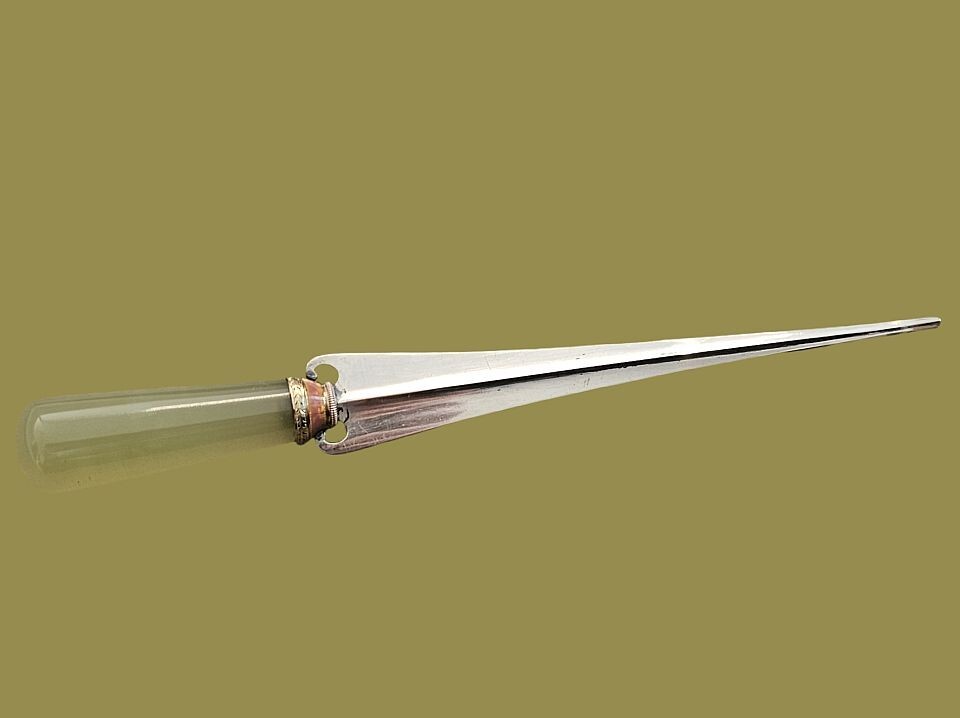 Karl FABERGÉ / Michael PERCHIN Gold – Enamel Silver / Bowenite – Letter Opener