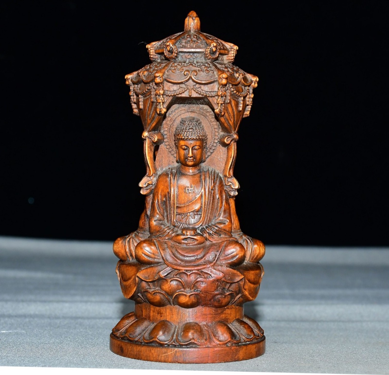 Wooden Ornaments Carved Buddha Statue Buddhist Bodhisattva Decor Peace Serenity
