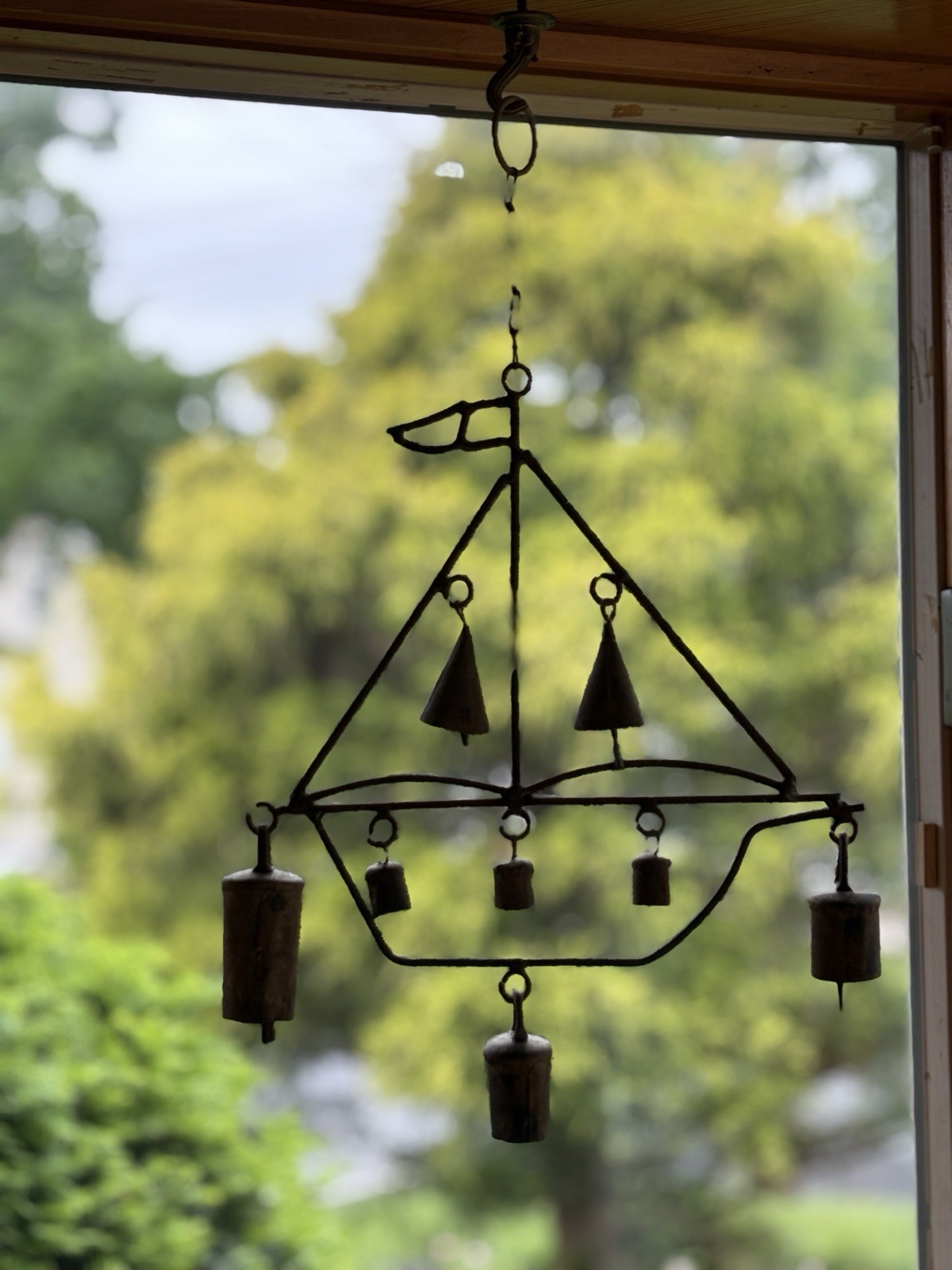 Vintage Metal Rusty Weathered Cow Bells Wind Chrime | Sailboat | Farmhouse Decor