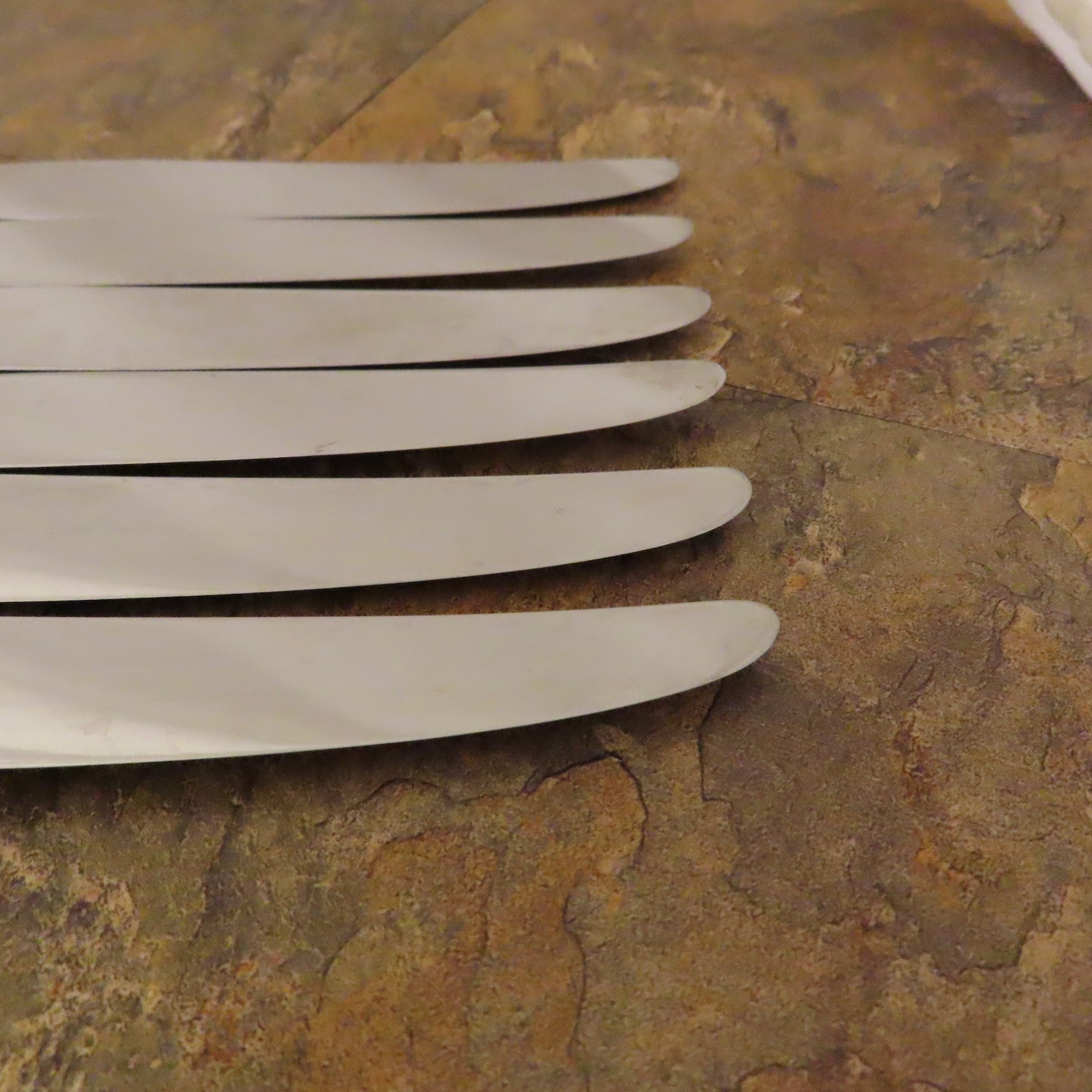 Oneida Forever Set 6 Dinner Knives Community Vintage Silverplate Flatware Lot A