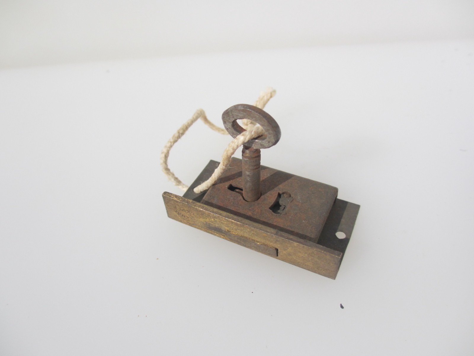 Vintage Brass Cabinet Lever Lock Cupboard Chest Drawer Bolt Iron Key Old Antique