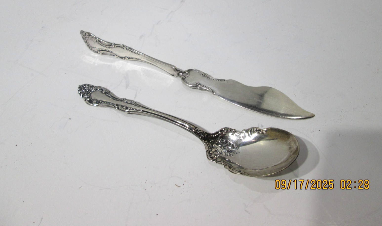 Antique WM Rogers Carlton Silver Sugar Shell Spoon & Butter Knife Set