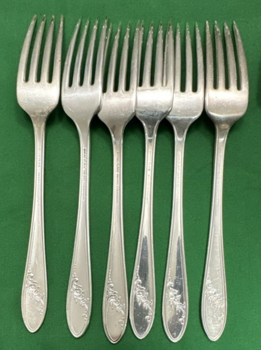 30 Pc QUEEN BESS II Silverplated Flatware Set Service for 6 by Tudor Plate