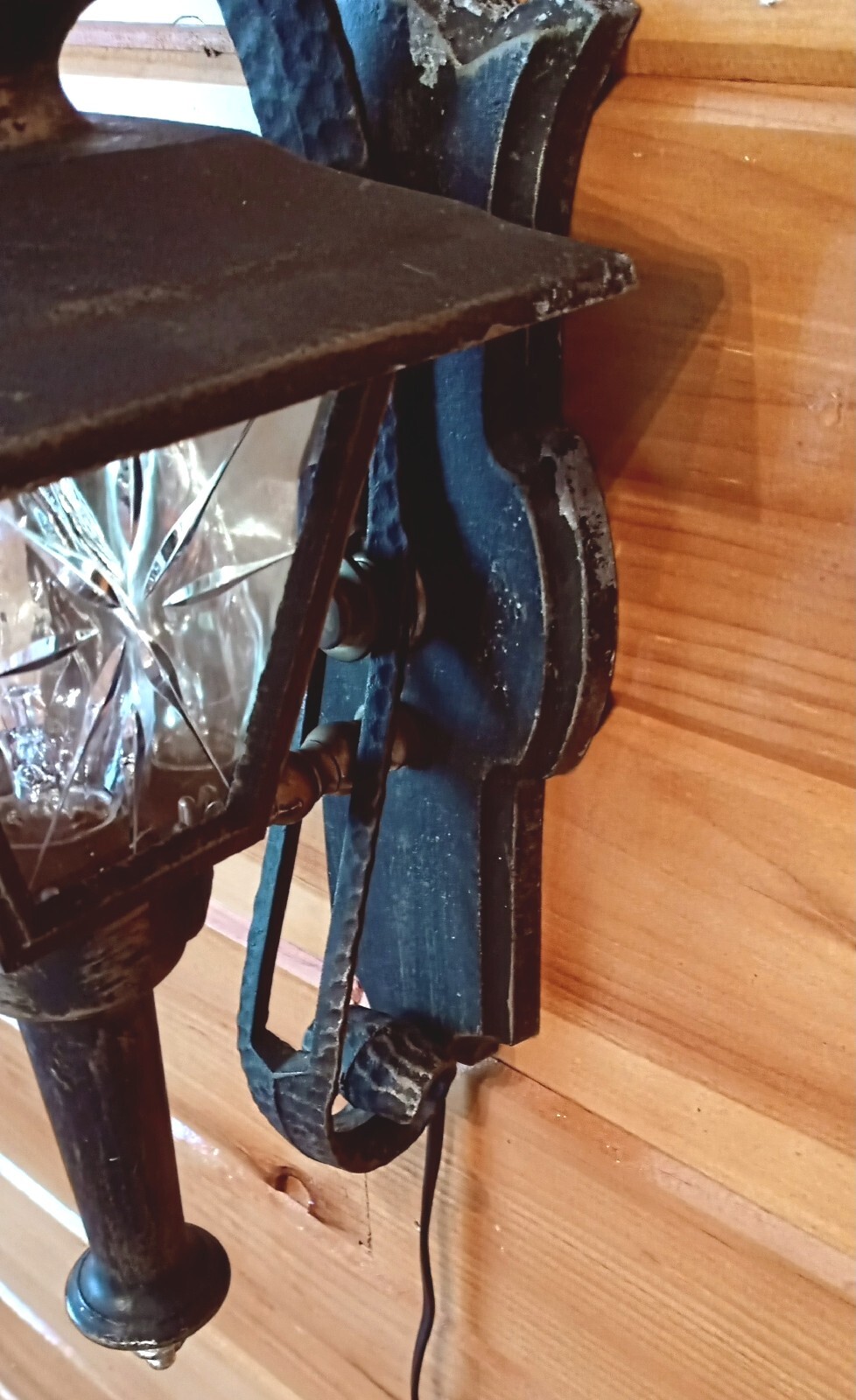 Vintage Wall Mount Victorian Rustic Lantern Electric Light Sconce Eagle Topper