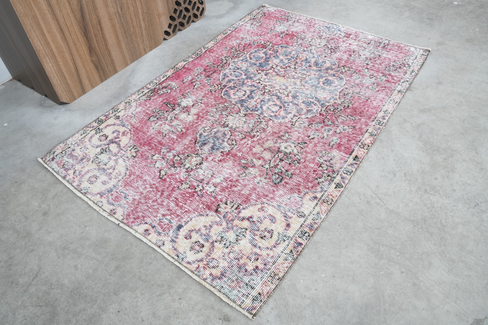 hand made neutral vintage turkish area rug 3×4 faded oriental wool carpet,270