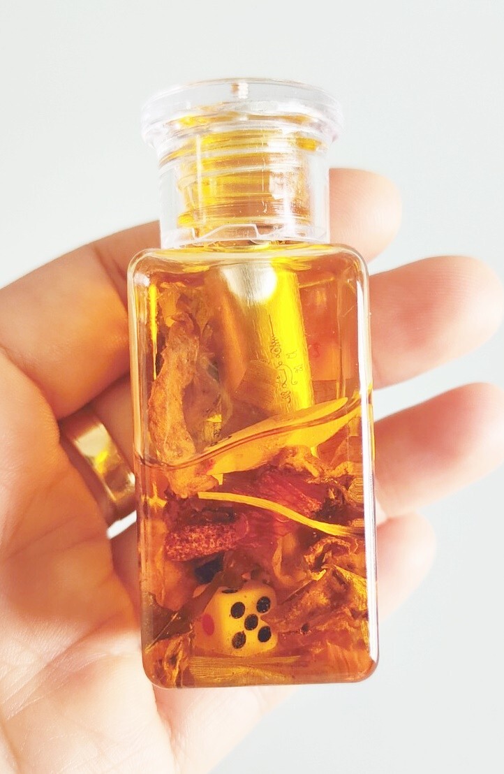 Amulet Magic God Groan Oil Charm Thai Fetish Love Lover Business Money LP Poon